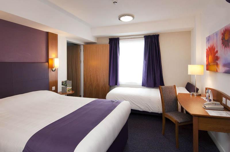 Premier Inn Barnsley Wombwell Extérieur photo